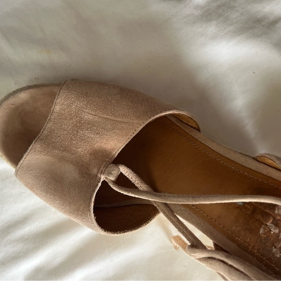 COACH - pink suede. Wedge heel. Strappy size 9. Adorable and comfortable. - Picture 3 of 7